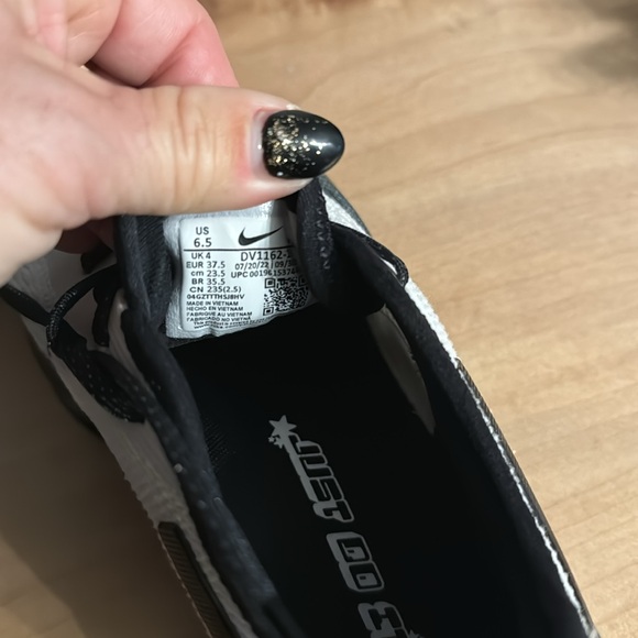 Nike HITT sneakers size 6.5 woman - Picture 3 of 7